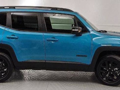 Used 2022 Jeep Renegade Altitude w/ Sun/Sound Group AWD/4WD image 2