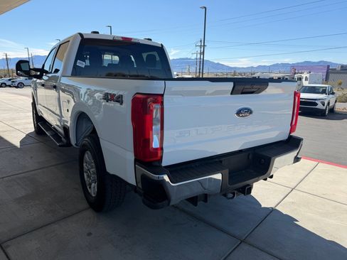 Used 2024 Ford F250 XLT image 5