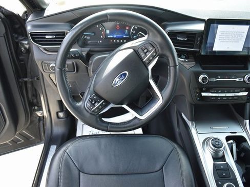 Used 2020 Ford Explorer Limited image 16