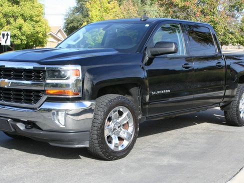Used 2017 Chevrolet Silverado 1500 LT w/ LT Eassist Package AWD/4WD image 9