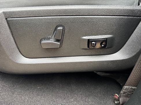 Used 2018 RAM 1500 Big Horn image 27