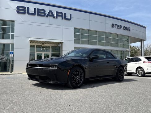 Used 2024 Dodge Charger R/T w/ Plus Group image 2