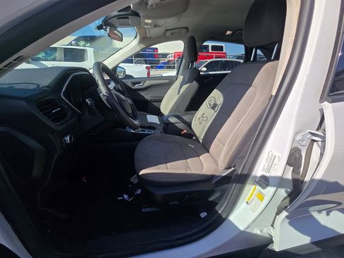 Used 2021 Ford Escape SE w/ SE Sport Appearance Package image 9