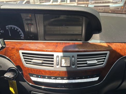 Used 2011 Mercedes-Benz S 550 4MATIC image 28
