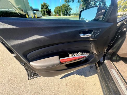 Used 2017 Acura TLX V6 w/ Technology Package image 15