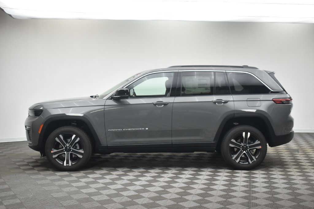 New 2027 Jeep Grand Cherokee Limited AWD/4WD image 12