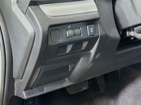 Used 2014 Subaru Crosstrek 2.0i Premium image 16