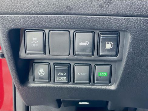 Used 2018 Nissan Rogue SV w/ Sun & Sound Touring Package AWD/4WD image 14