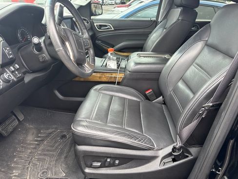 Used 2017 GMC Yukon Denali w/ Open Road Package AWD/4WD image 10