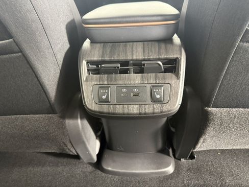 Used 2024 Nissan Ariya FWD image 14