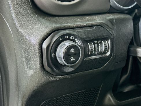 Used 2022 Jeep Gladiator Sport AWD/4WD image 13