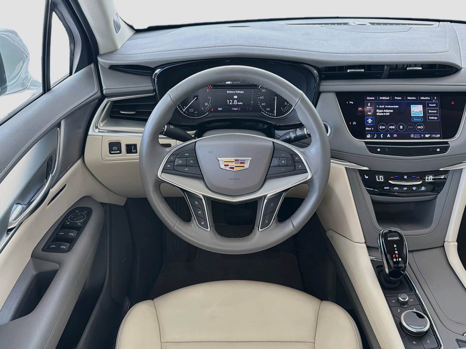 Certified 2023 Cadillac XT5 Premium Luxury FWD image 19