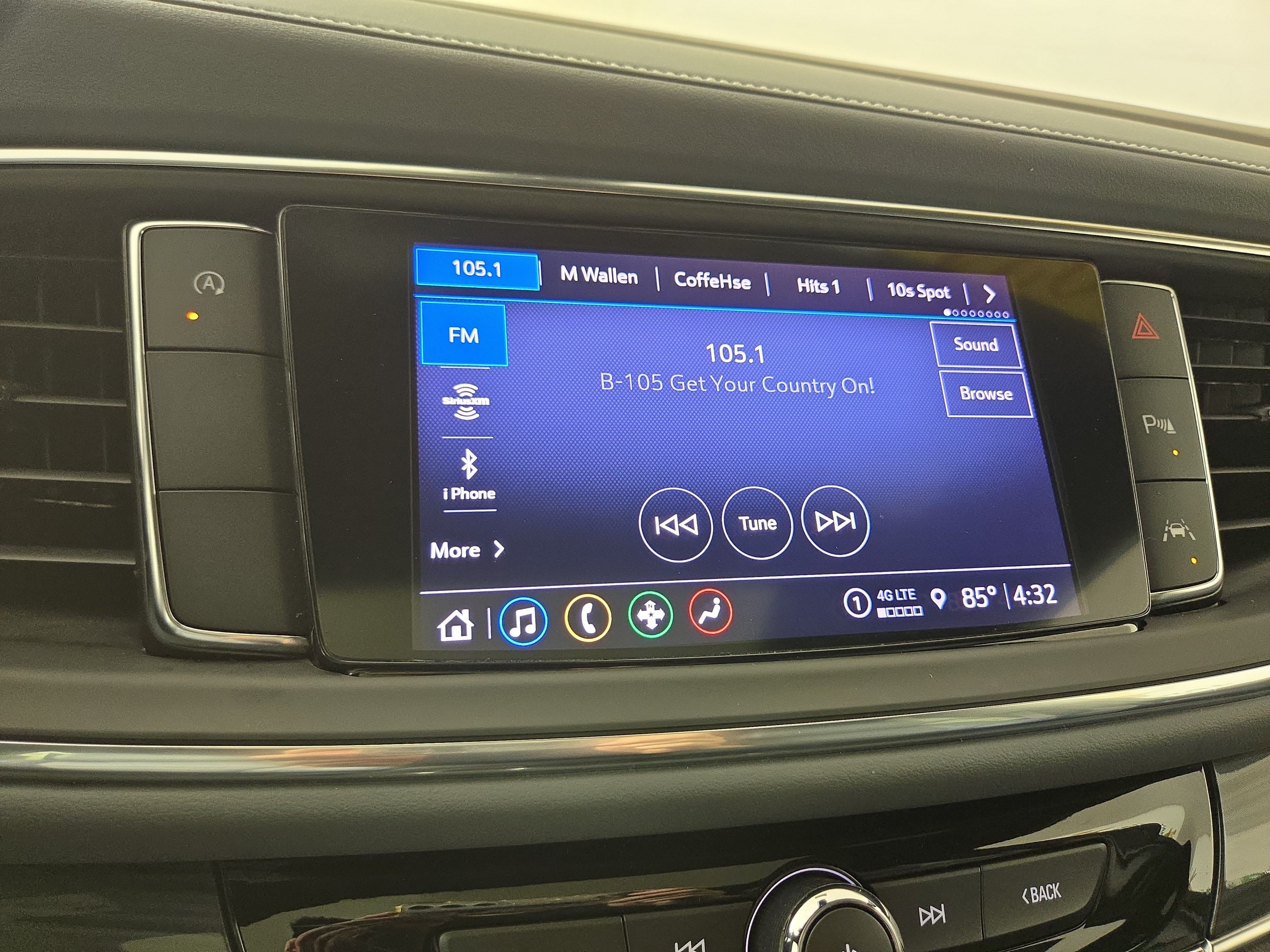 Certified 2024 Buick Enclave Essence w/ Experience Buick Package FWD image 20