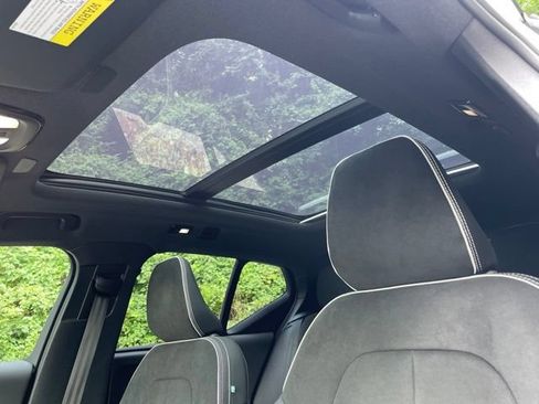 Certified 2023 Volvo XC40 Recharge Ultimate AWD/4WD image 24