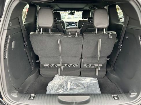 New 2026 Chrysler Pacifica Select w/ S Appearance Package AWD/4WD image 13