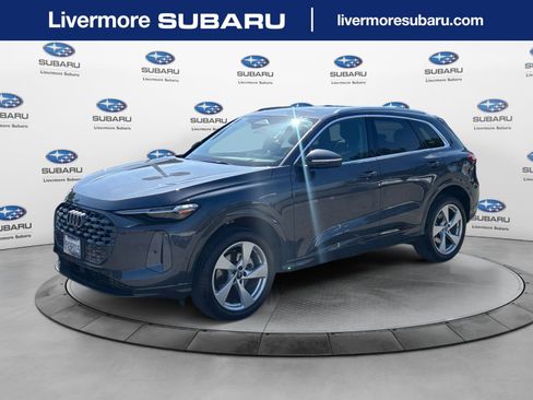 Used 2025 Audi Q5 Premium Plus w/ Premium Plus AWD/4WD image 1