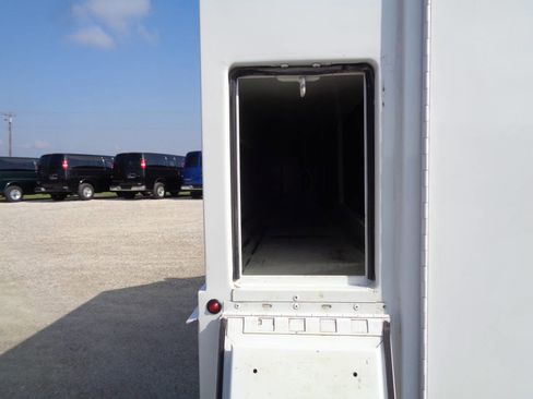 Used 2020 Ford Transit 350 DRW w/ Interior Upgrade Package image 30