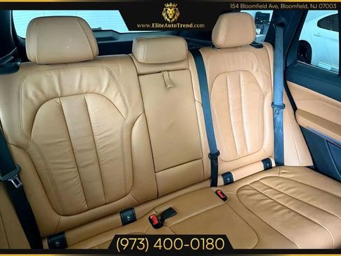 Used 2019 BMW X5 xDrive40i w/ Luxury Seating Package image 24