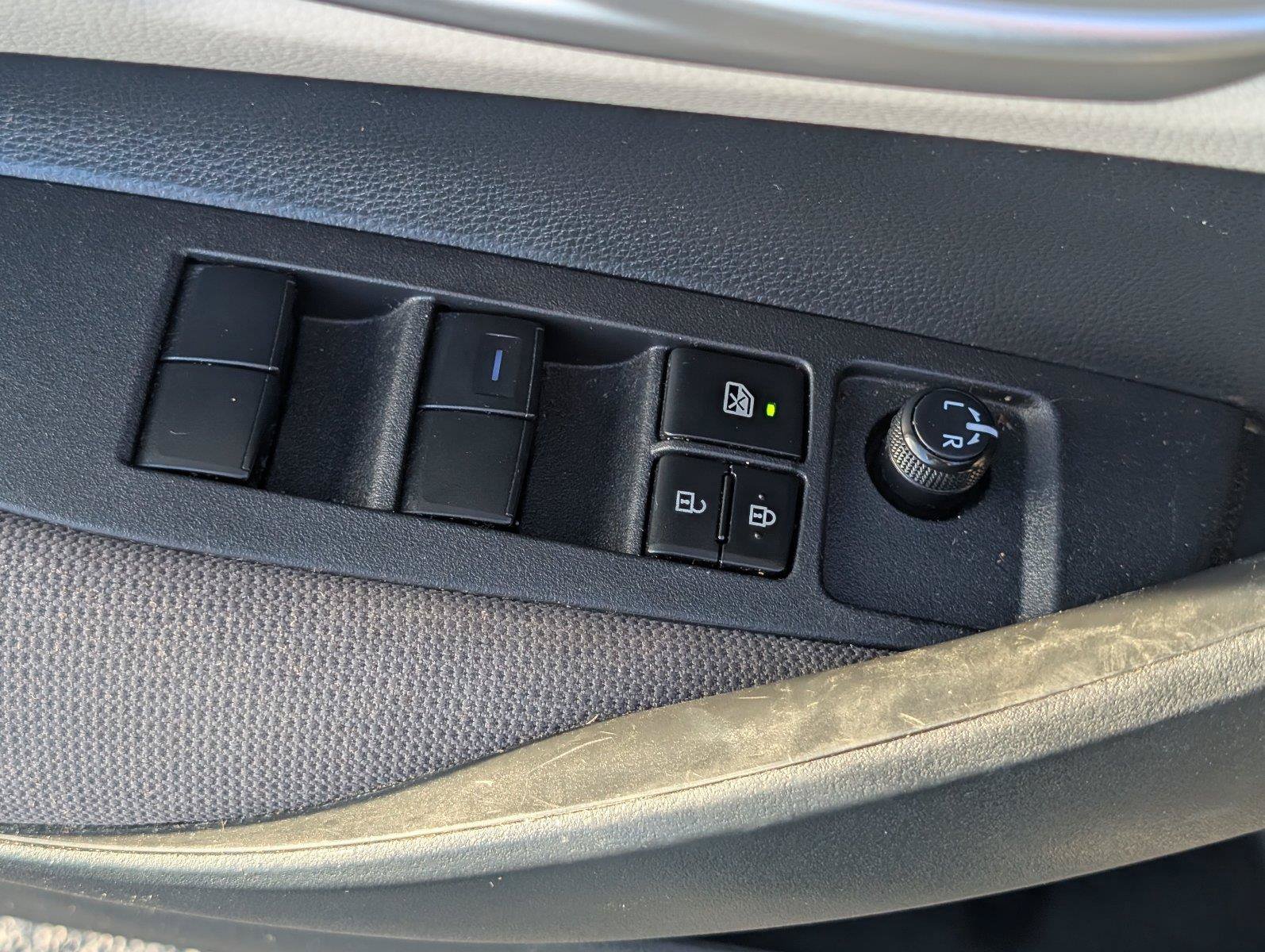 Used 2020 Toyota Corolla LE FWD image 18