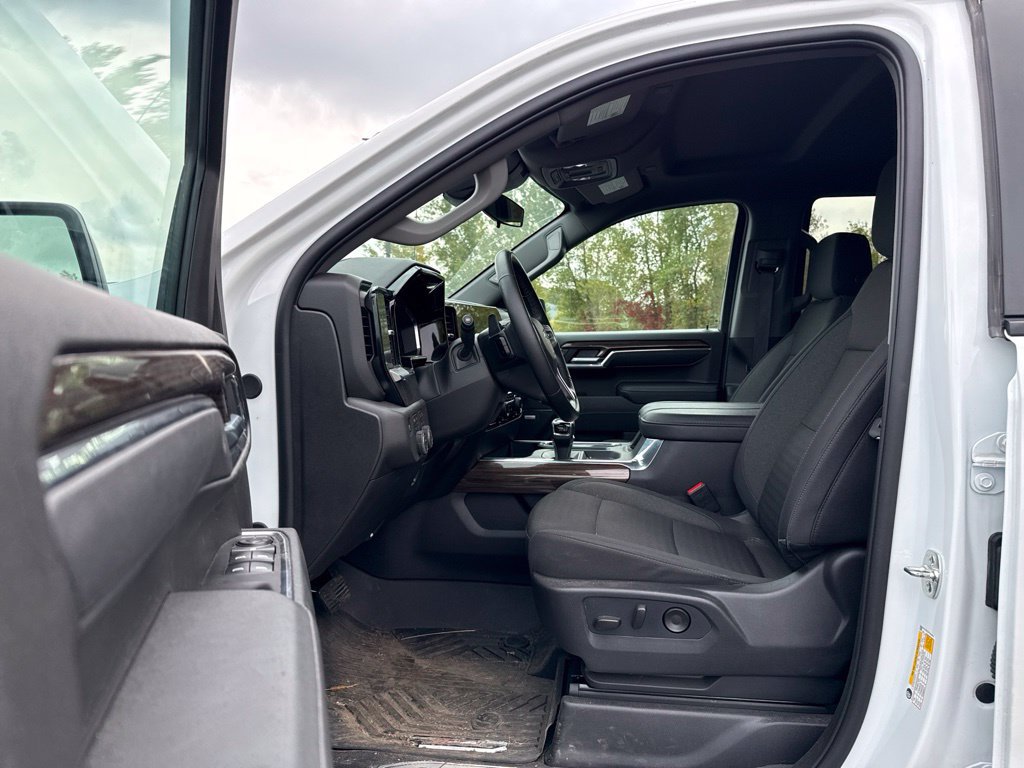 Used 2026 Chevrolet Silverado 1500 LT Trail Boss w/ Safety Package AWD/4WD image 8
