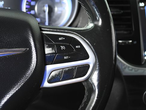 Used 2019 Chrysler 300 Touring L w/ Quick Order Package 22F RWD image 13