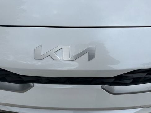 Used 2024 Kia Forte LXS image 10