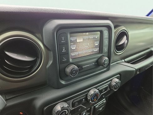Used 2018 Jeep Wrangler Unlimited Sport S AWD/4WD image 16