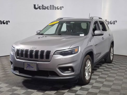 Used 2019 Jeep Cherokee Latitude w/ Cold Weather Group FWD image 3