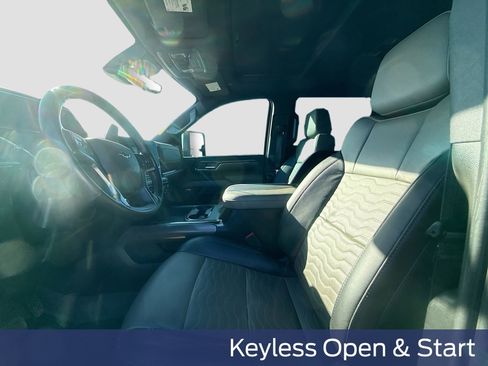 Used 2024 Chevrolet Silverado 2500 ZR2 w/ Technology Package image 27