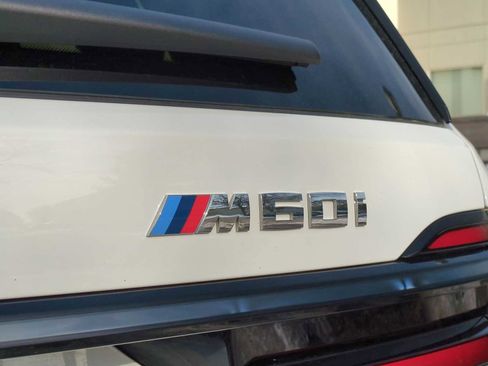 Used 2025 BMW X7 M60i image 38