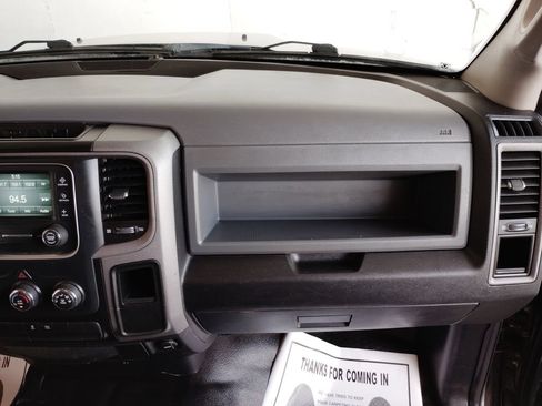 Used 2018 RAM 1500 Express AWD/4WD image 32