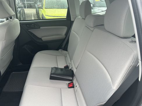 Used 2018 Subaru Forester 2.5i Premium w/ All-Weather Package AWD/4WD image 11