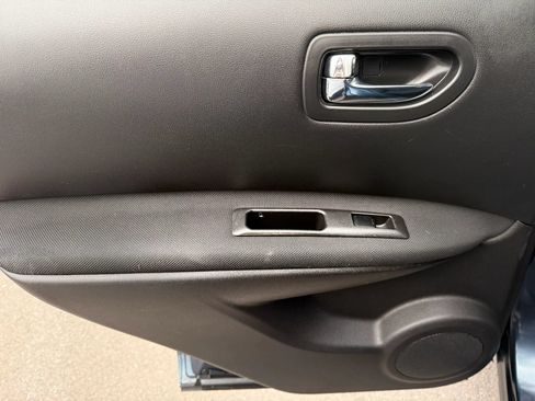 Used 2014 Nissan Rogue S w/ Convenience Package AWD/4WD image 16