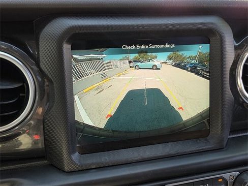 Certified 2022 Jeep Wrangler Unlimited Sahara image 24