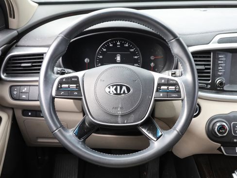 Used 2020 Kia Sorento EX image 17