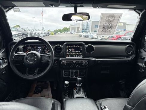 Used 2023 Jeep Gladiator Sport image 10