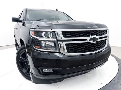 Used 2017 Chevrolet Suburban LT w/ Luxury Package image 8