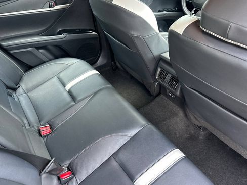 Used 2025 Toyota Camry SE FWD image 17