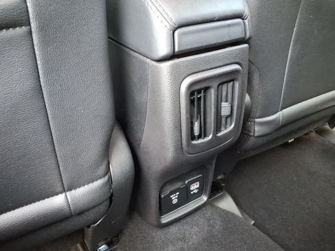 Used 2019 Jeep Compass Latitude FWD image 11