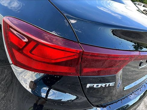 Used 2024 Kia Forte LXS FWD image 27