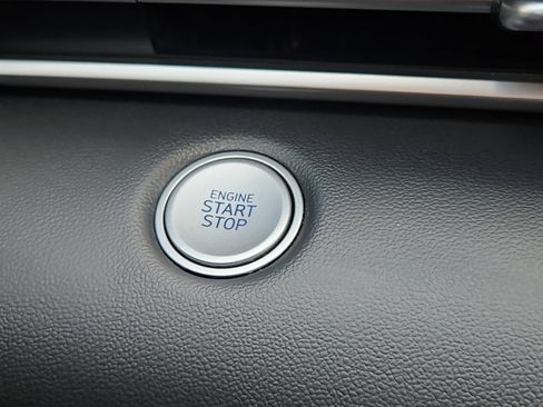 Used 2023 Hyundai Elantra SEL image 12