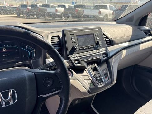 Used 2018 Honda Odyssey LX image 10