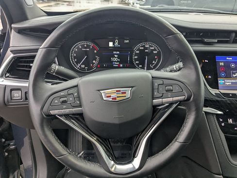 Used 2025 Cadillac XT6 Premium Luxury image 15
