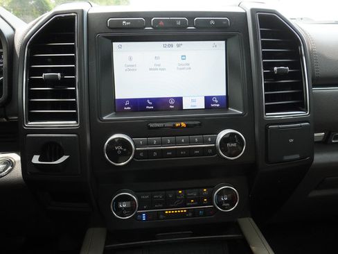 Used 2021 Ford Expedition Limited RWD image 19