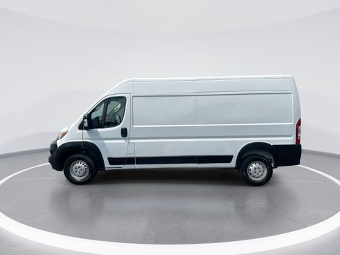 Used 2024 RAM ProMaster 2500 w/ Convenience Group FWD image 6