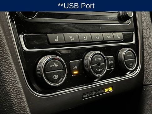 Used 2018 Volkswagen Passat 2.0T R-Line w/ R-Line Lighting Package FWD image 9