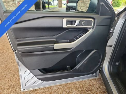 Used 2022 Ford Explorer XLT RWD image 9
