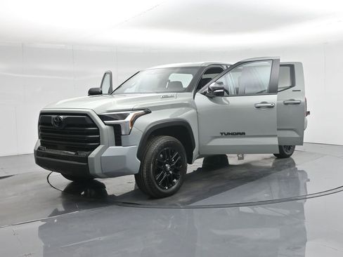 Used 2025 Toyota Tundra Limited image 36