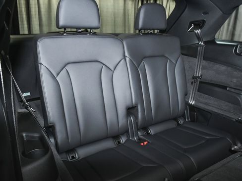 Used 2025 Audi Q7 3.0T Premium w/ Convenience Package image 71