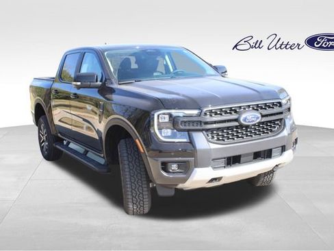 New 2025 Ford Ranger Lariat w/ FX4 Off-Road Package image 2